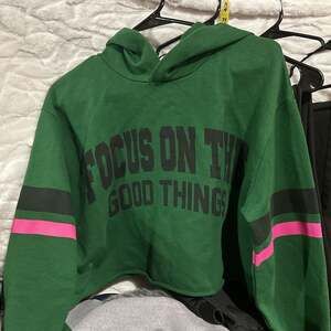 Zara cropped Green hoodie